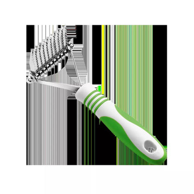 Andis grėblio formos šukos susivėlusiam kailiui šukuoti